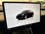 Tesla Model Y 2023 Musta