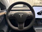 Tesla Model Y 2023 Musta