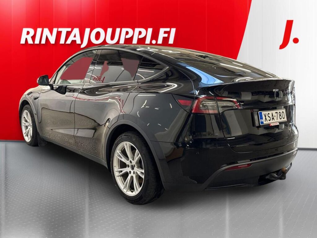 Tesla Model Y 2023 Musta