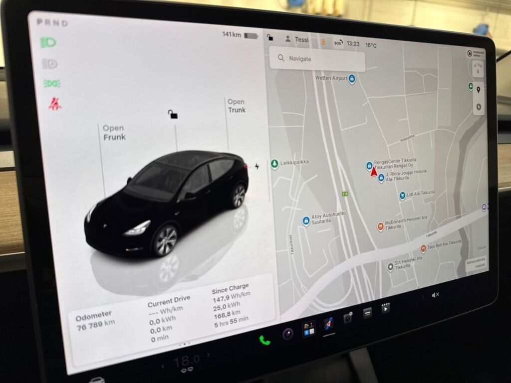Tesla Model Y 2023 Musta