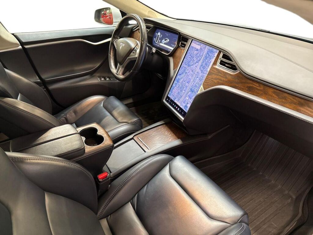 Tesla Model S 2018 Hopea