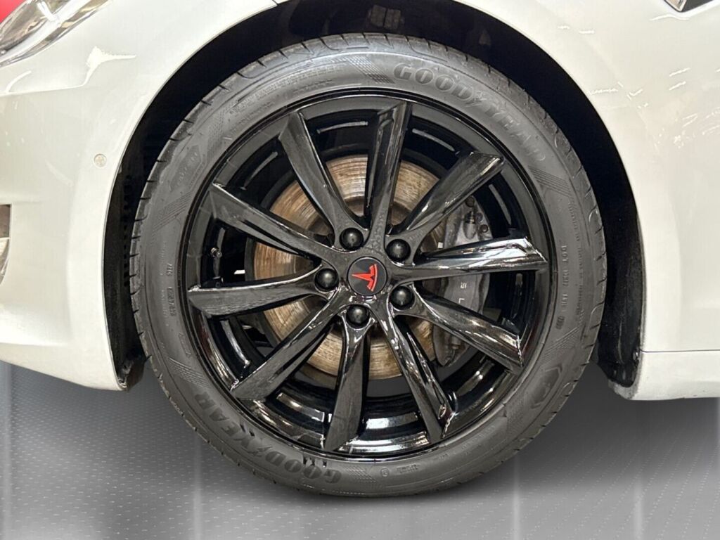 Tesla Model S 2018 Hopea