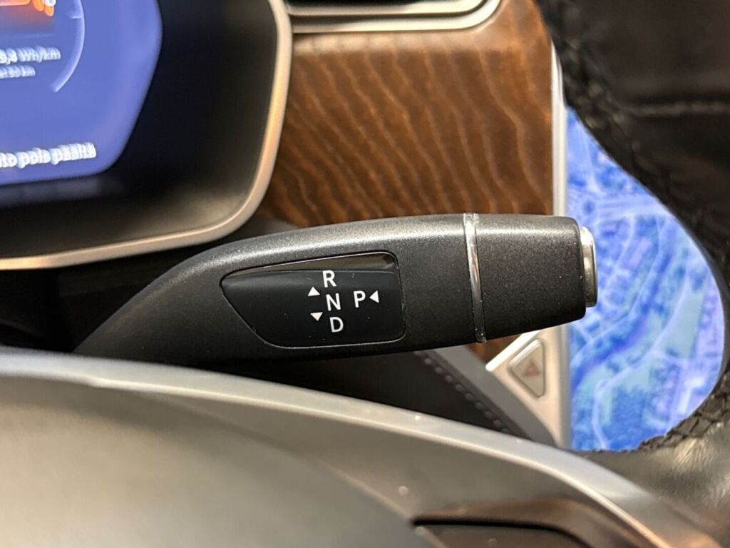 Tesla Model S 2018 Hopea