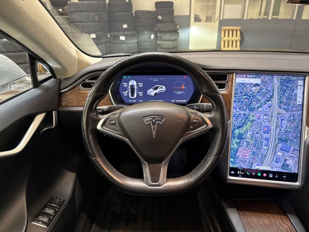 Tesla Model S 2018 Hopea