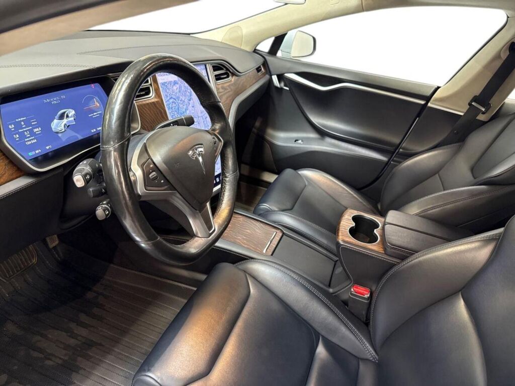 Tesla Model S 2018 Hopea
