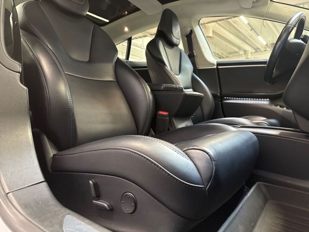 Tesla Model S 2018 Hopea