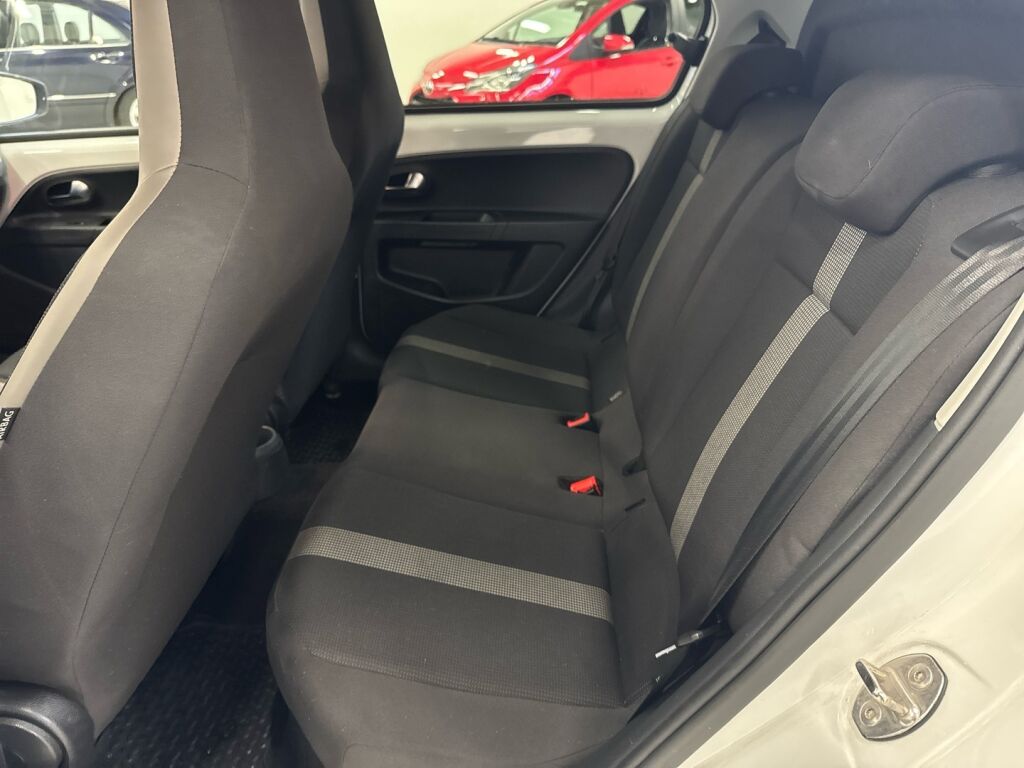 Volkswagen E-UP! 2017 9