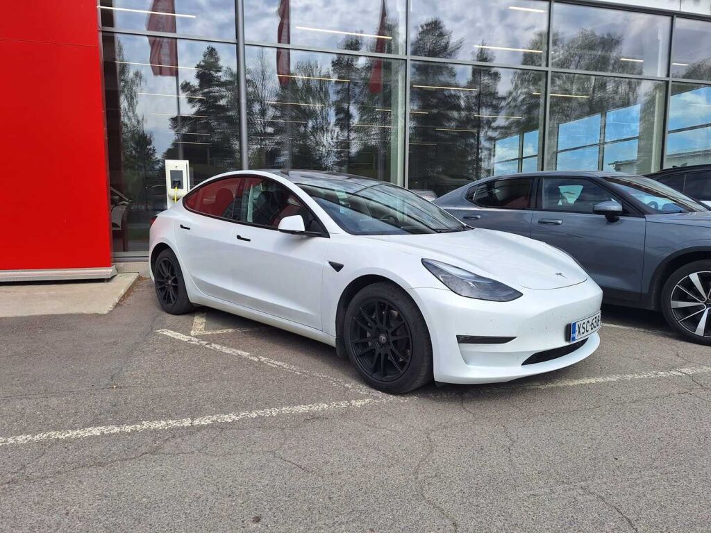 Tesla Model 3 2021 Valkoinen