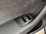Tesla Model Y 2023 Harmaa