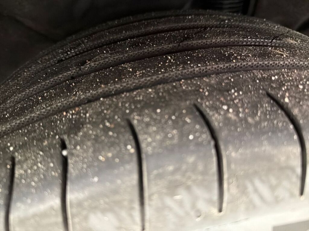 Tesla Model Y 2023 Harmaa