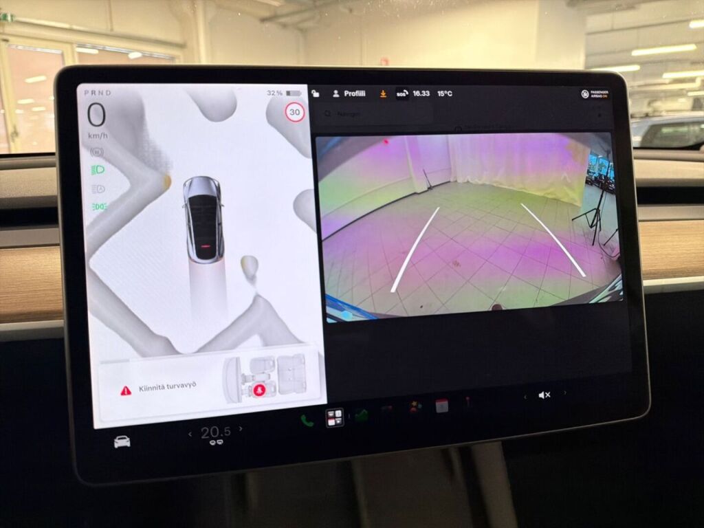 Tesla Model Y 2023 Harmaa