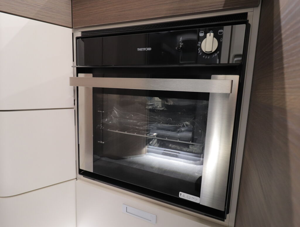 Adria MATRIX SUPREME 670 SL 2023 Harmaa