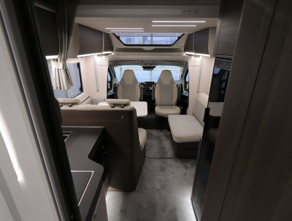 Adria MATRIX SUPREME 670 SL 2023 Harmaa