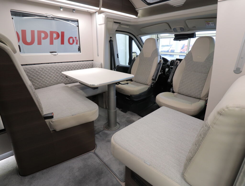 Adria MATRIX SUPREME 670 SL 2023 Harmaa