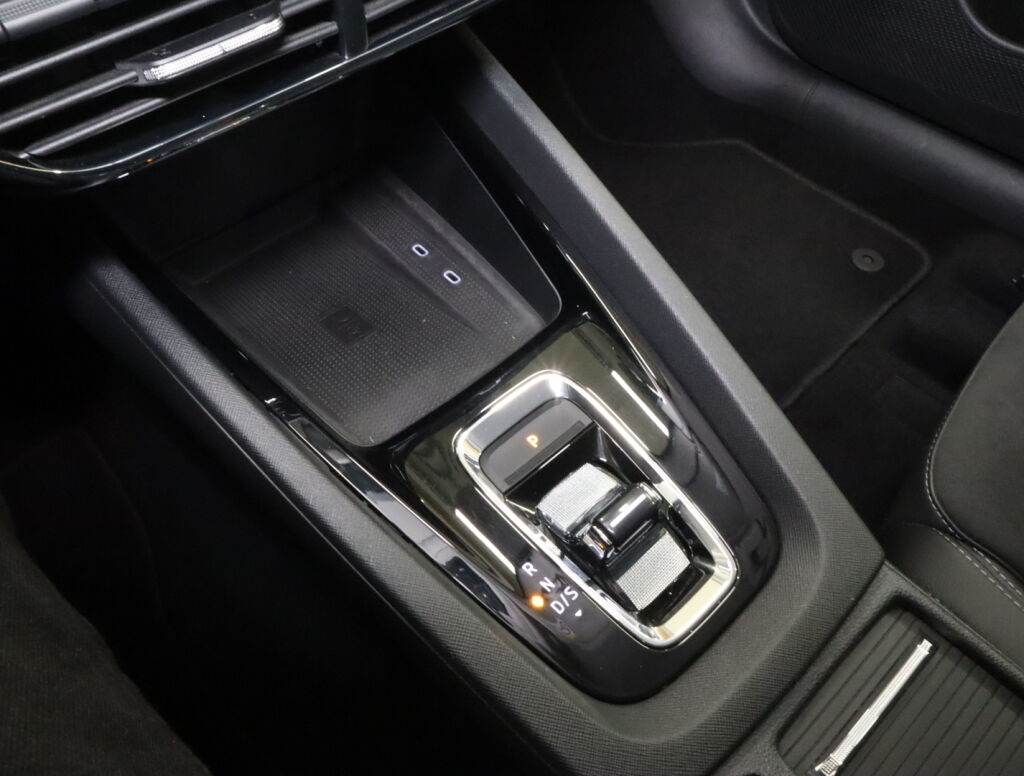 Skoda Octavia 2021 Musta