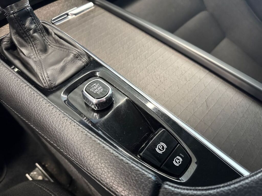 Volvo V90 Cross Country 2019 Harmaa