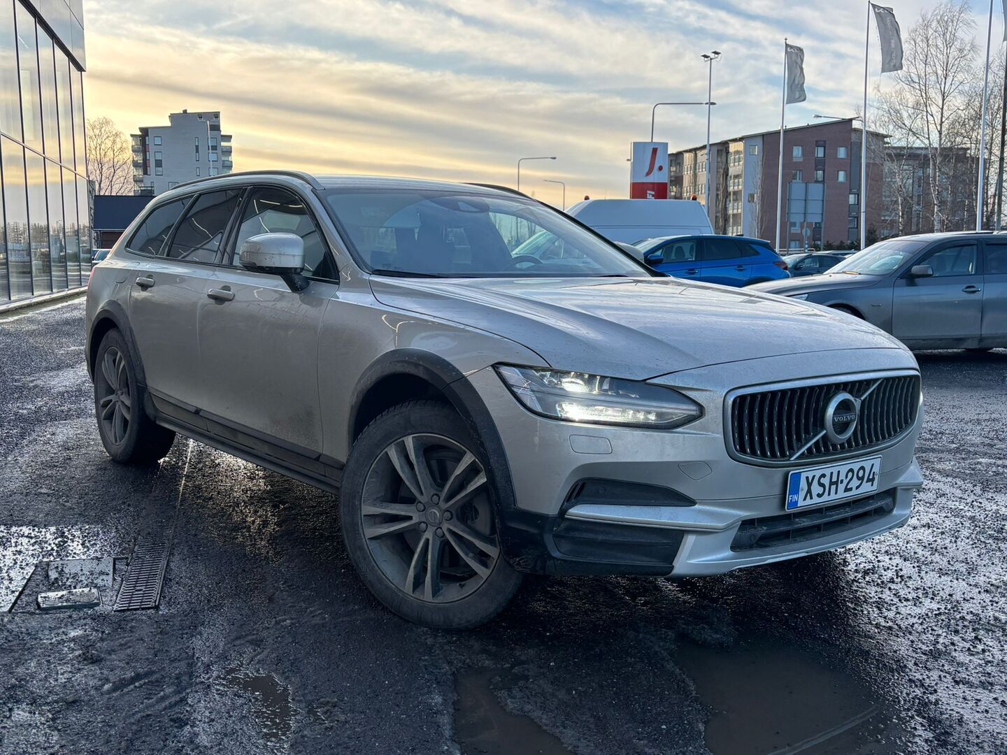 Volvo V90 Cross Country