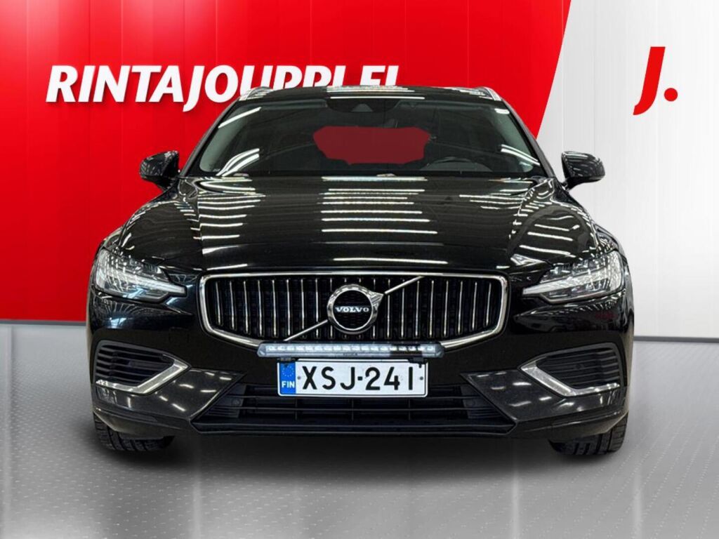 Volvo V60 2020 Musta