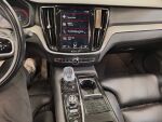 Volvo V60 2020 Musta