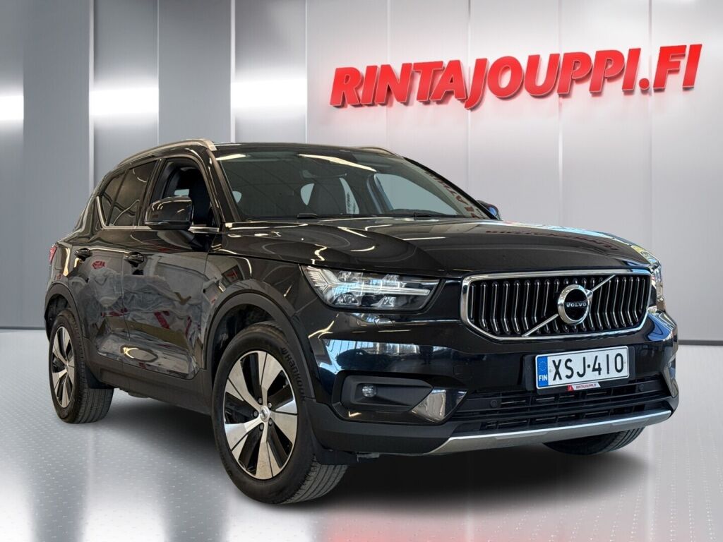 Volvo XC40 2020 Musta