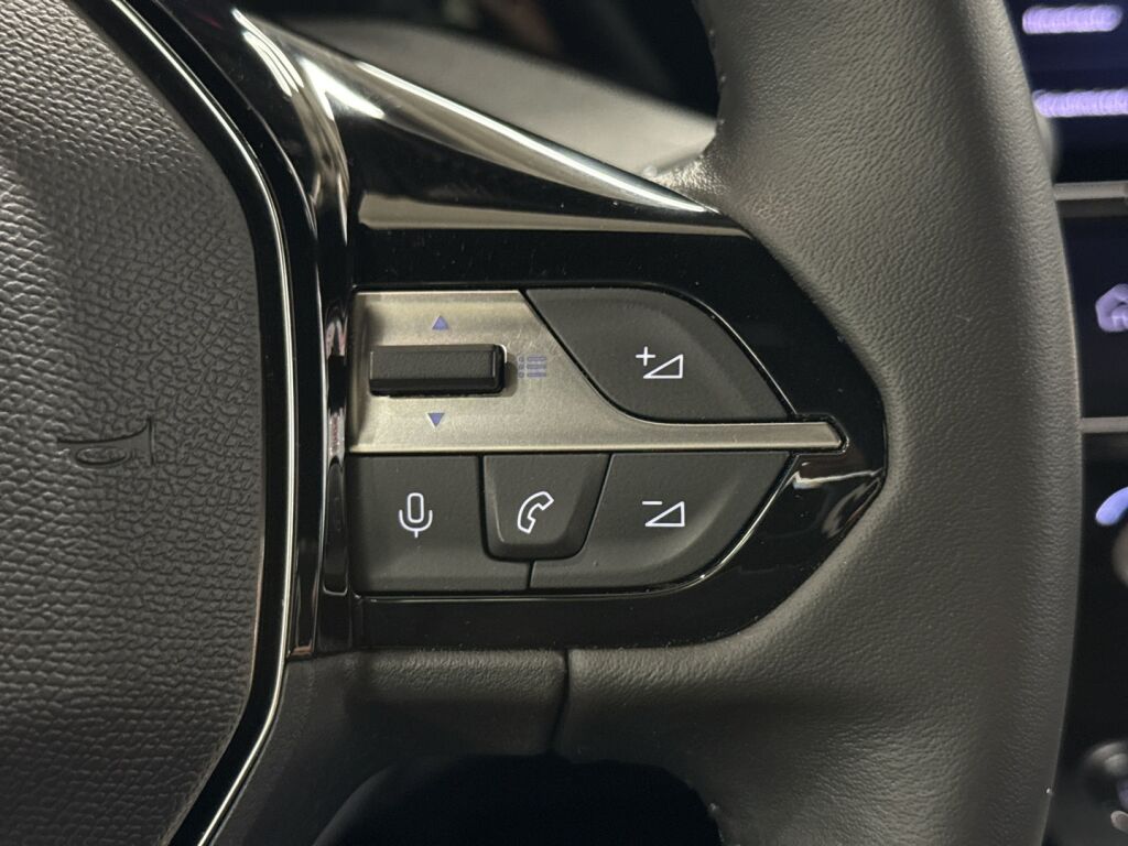 Peugeot E-308 2023 Vihreä