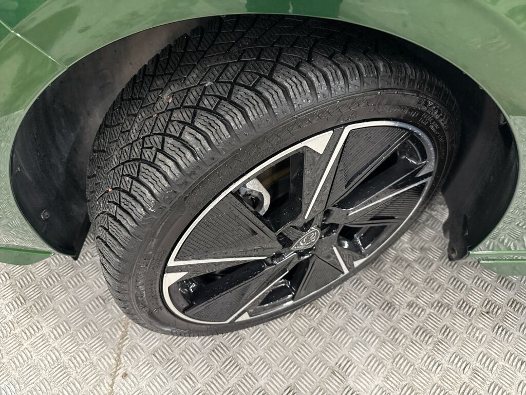 Peugeot E-308 2023 Vihreä