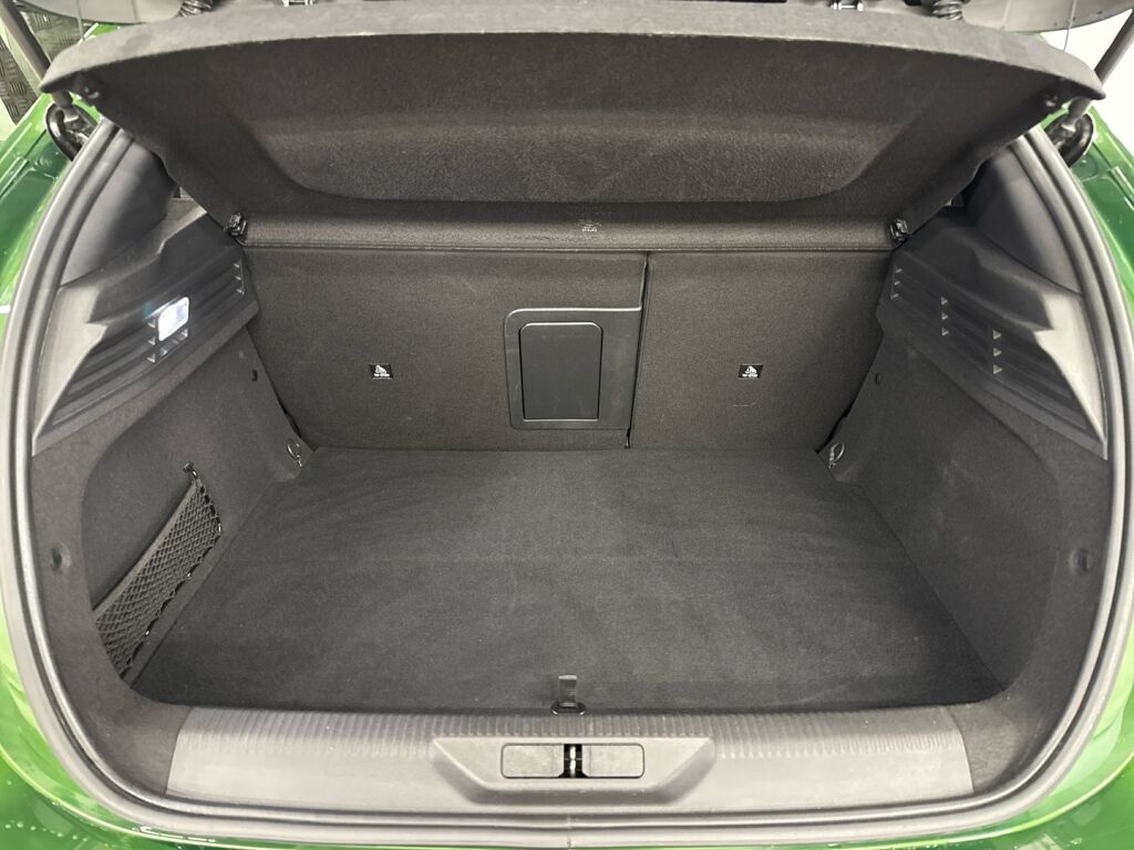 Peugeot E-308 2023 Vihreä