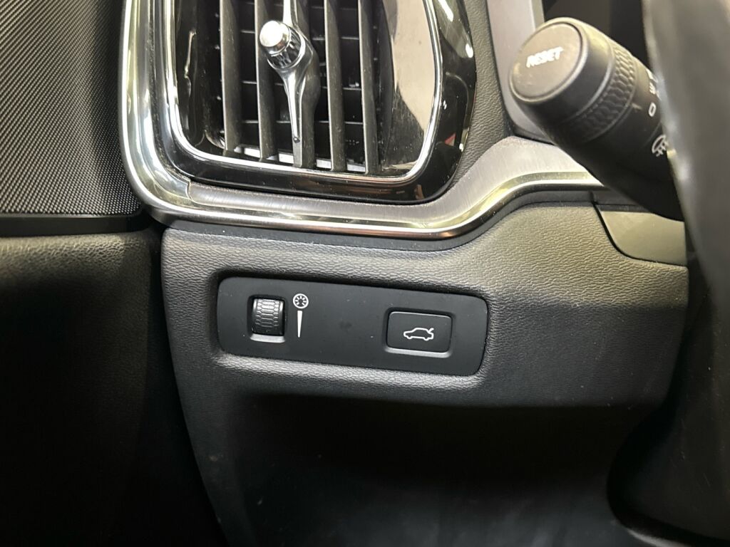 Volvo V60 Cross Country 2019 Valkoinen