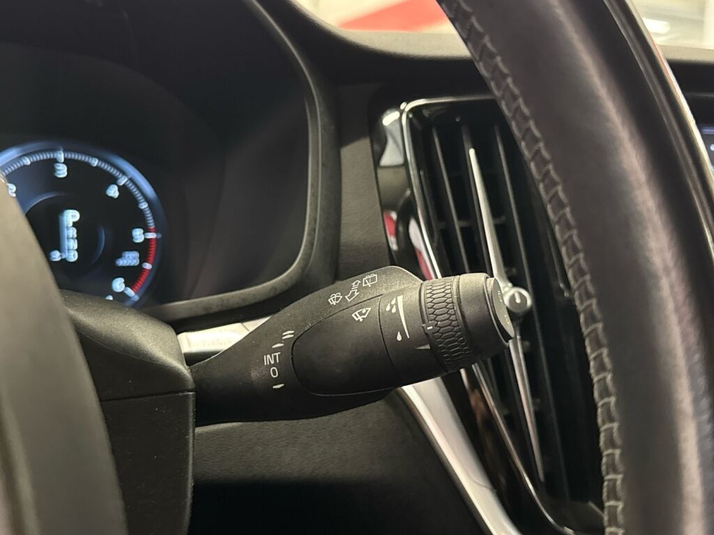 Volvo V60 Cross Country 2019 Valkoinen