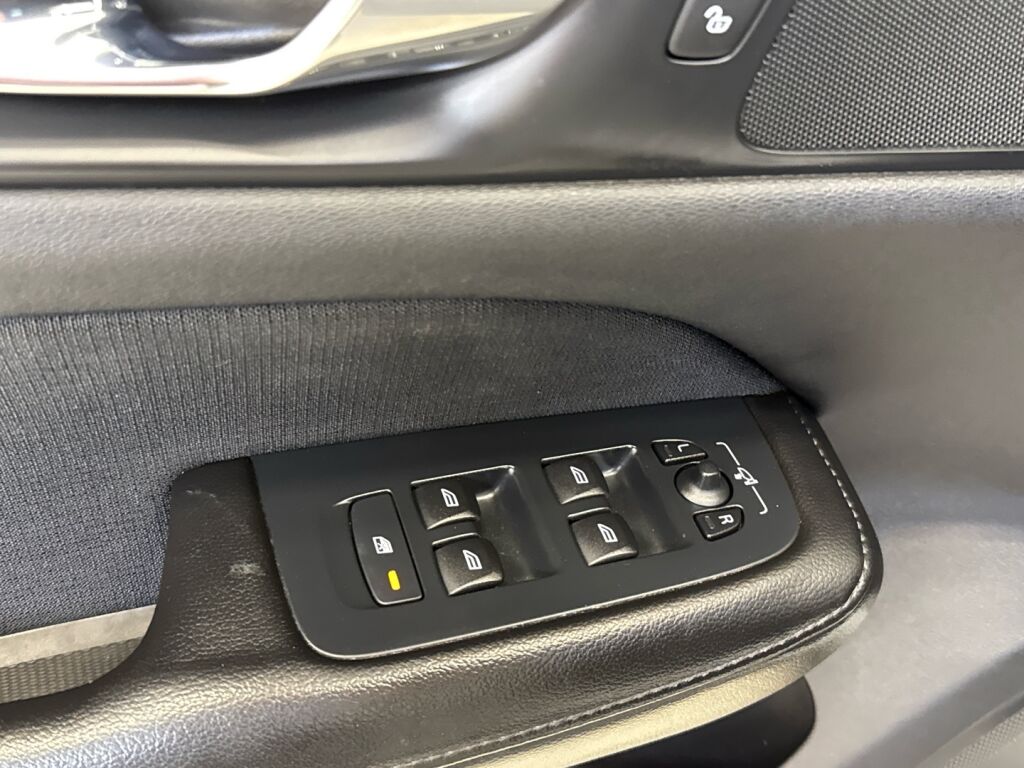 Volvo V60 Cross Country 2019 Valkoinen