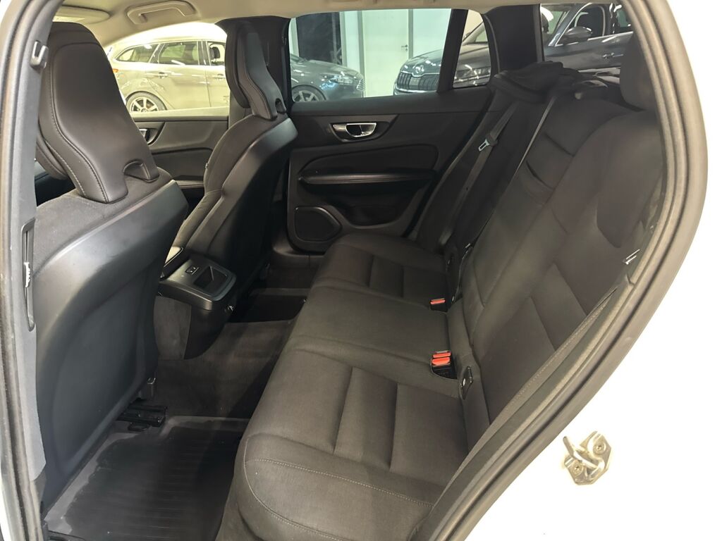 Volvo V60 Cross Country 2019 Valkoinen