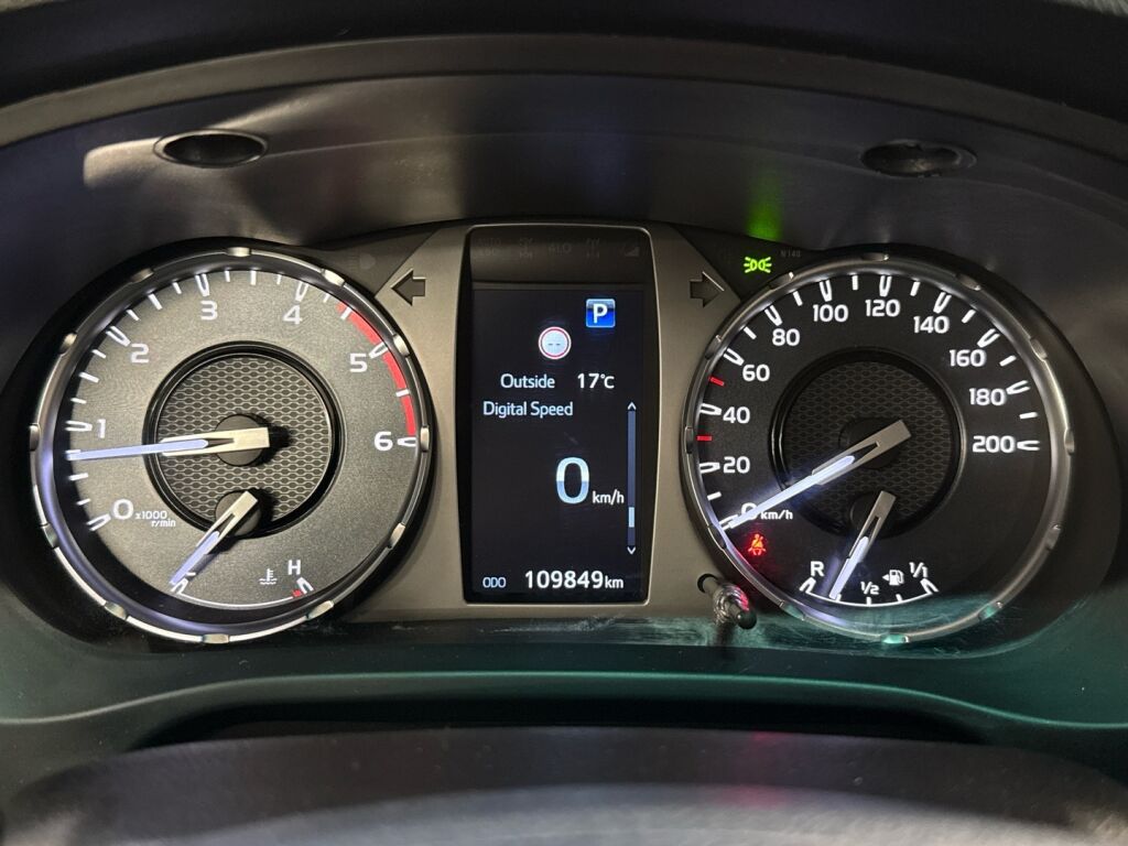 Toyota HILUX 2024 Harmaa