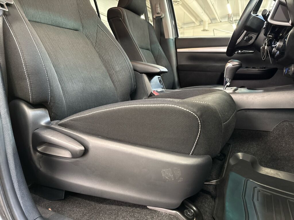 Toyota HILUX 2024 Harmaa