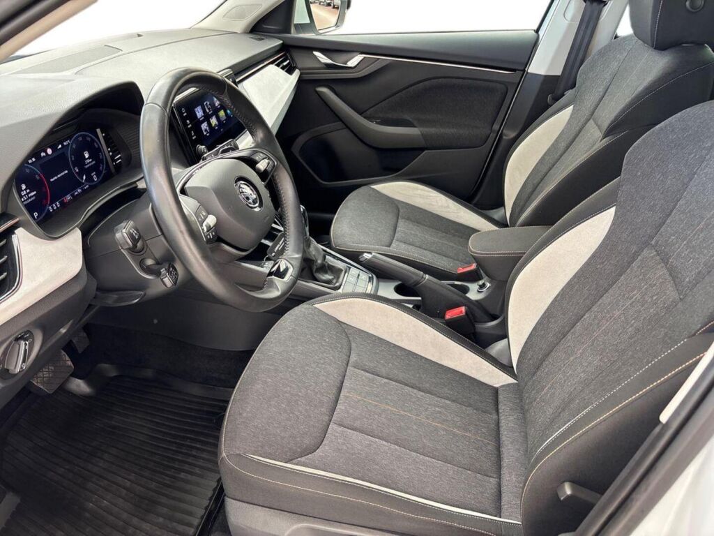 Skoda Scala 2024 Valkoinen