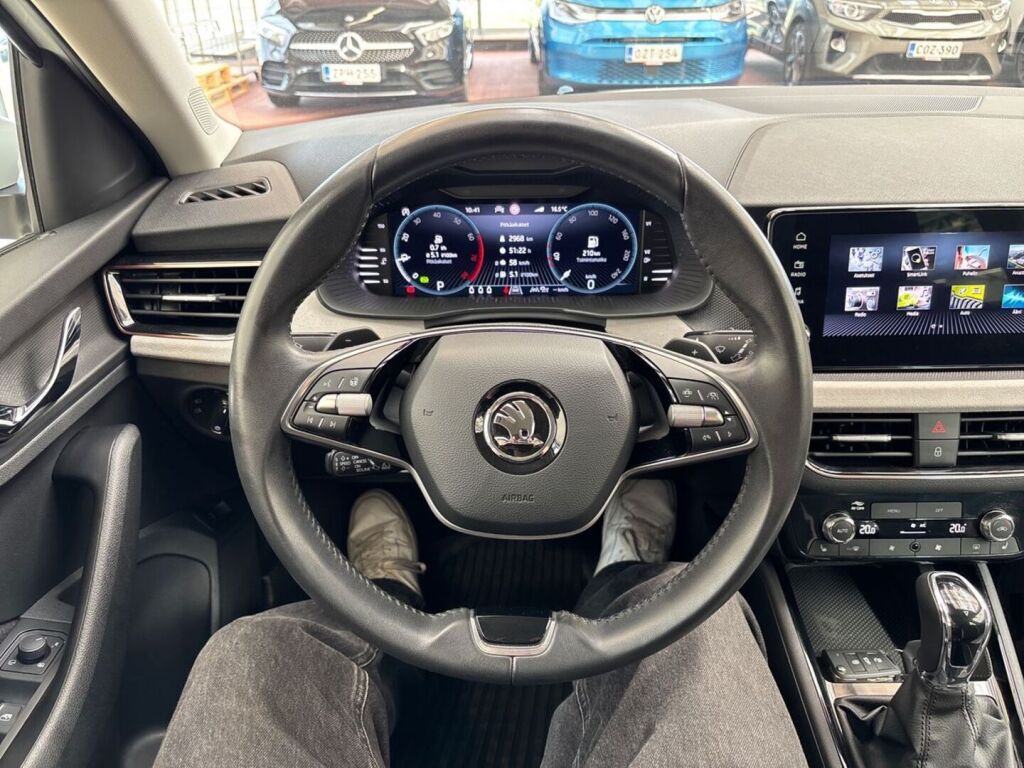 Skoda Scala 2024 Valkoinen