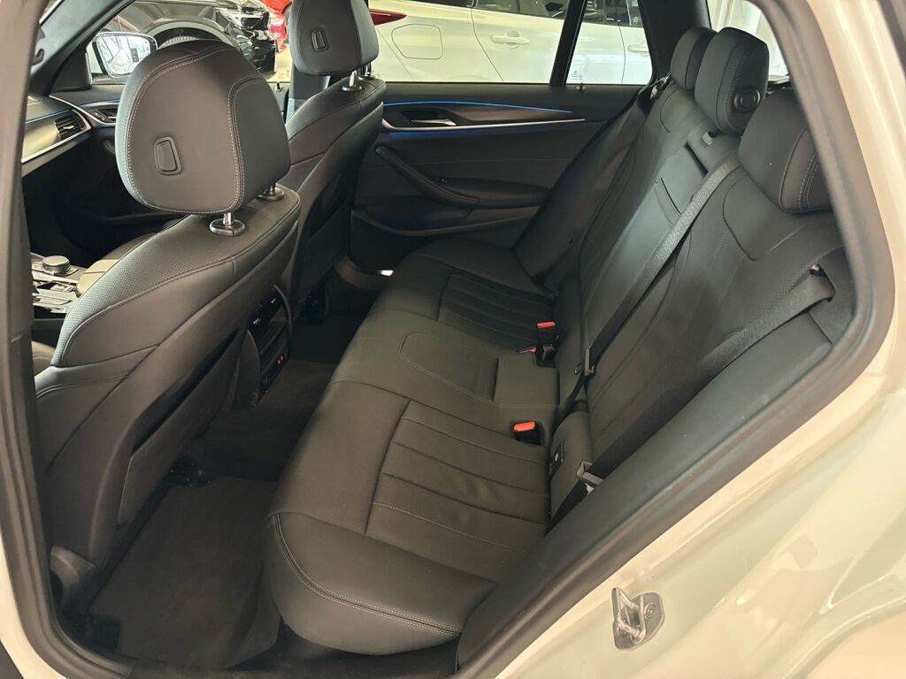 BMW 530 2022 Valkoinen