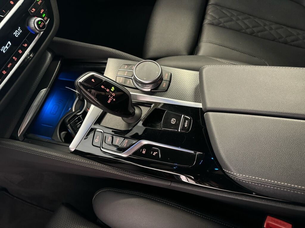 BMW 530 2022 Valkoinen