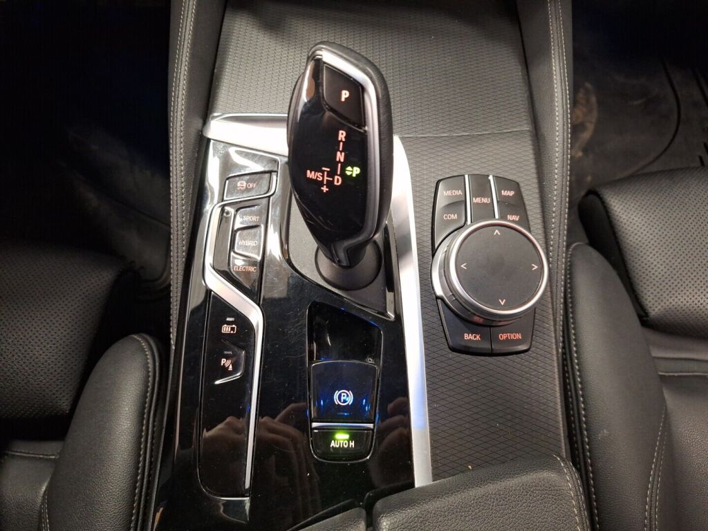 BMW 530 2022 Valkoinen