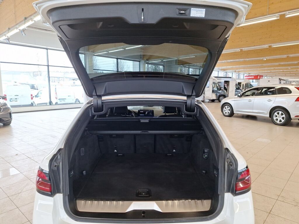 BMW 530 2022 Valkoinen