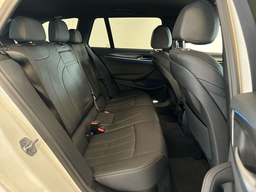 BMW 530 2022 Valkoinen