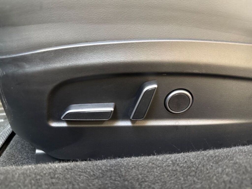 Tesla Model 3 2024 Harmaa