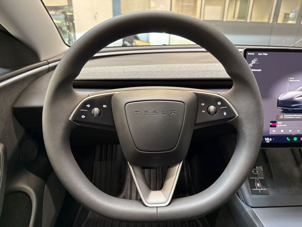 Tesla Model 3 2024 Harmaa