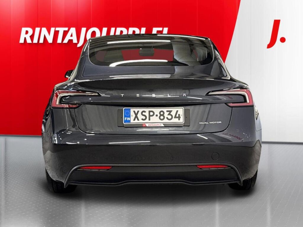 Tesla Model 3 2024 Harmaa
