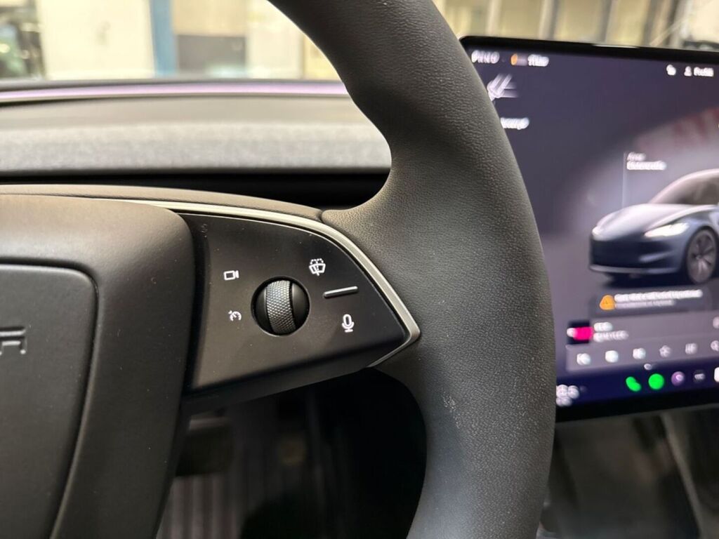 Tesla Model 3 2024 Harmaa