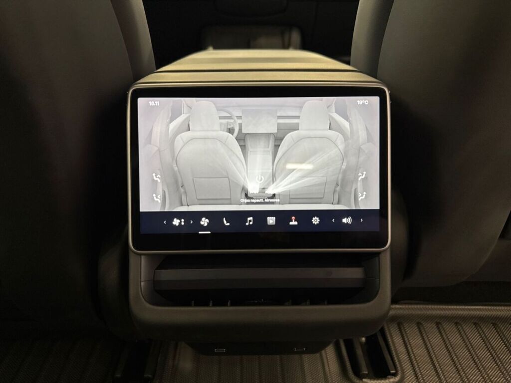 Tesla Model 3 2024 Harmaa