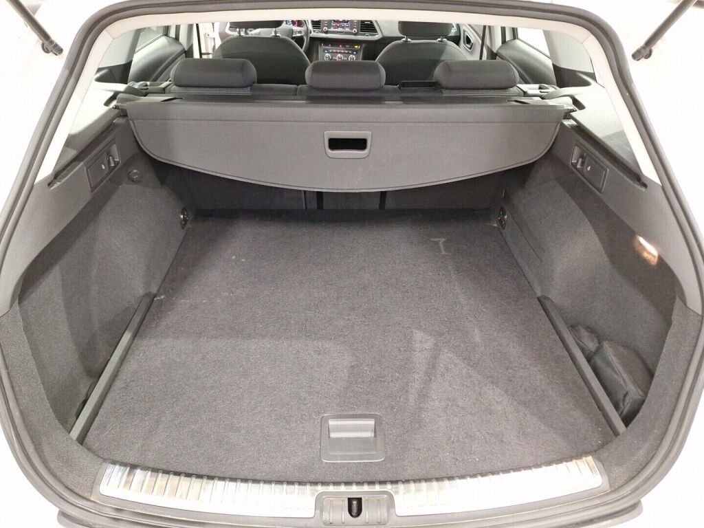 Seat LEON ST 2019 Valkoinen