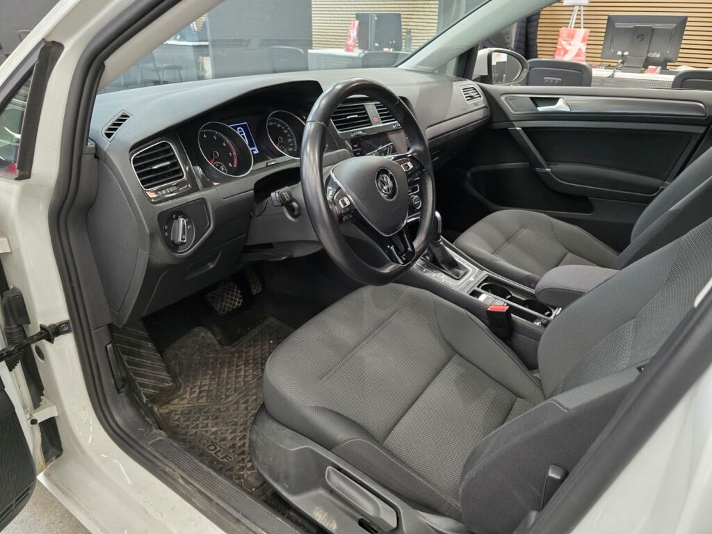 Volkswagen Golf 2020 Valkoinen