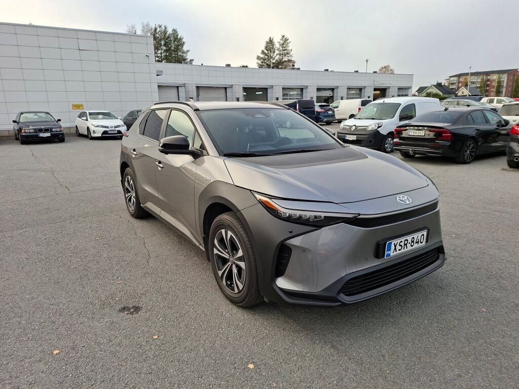 Toyota bZ4X 2024 Harmaa