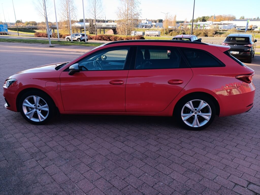 Seat Leon Sportstourer 2021 Punainen