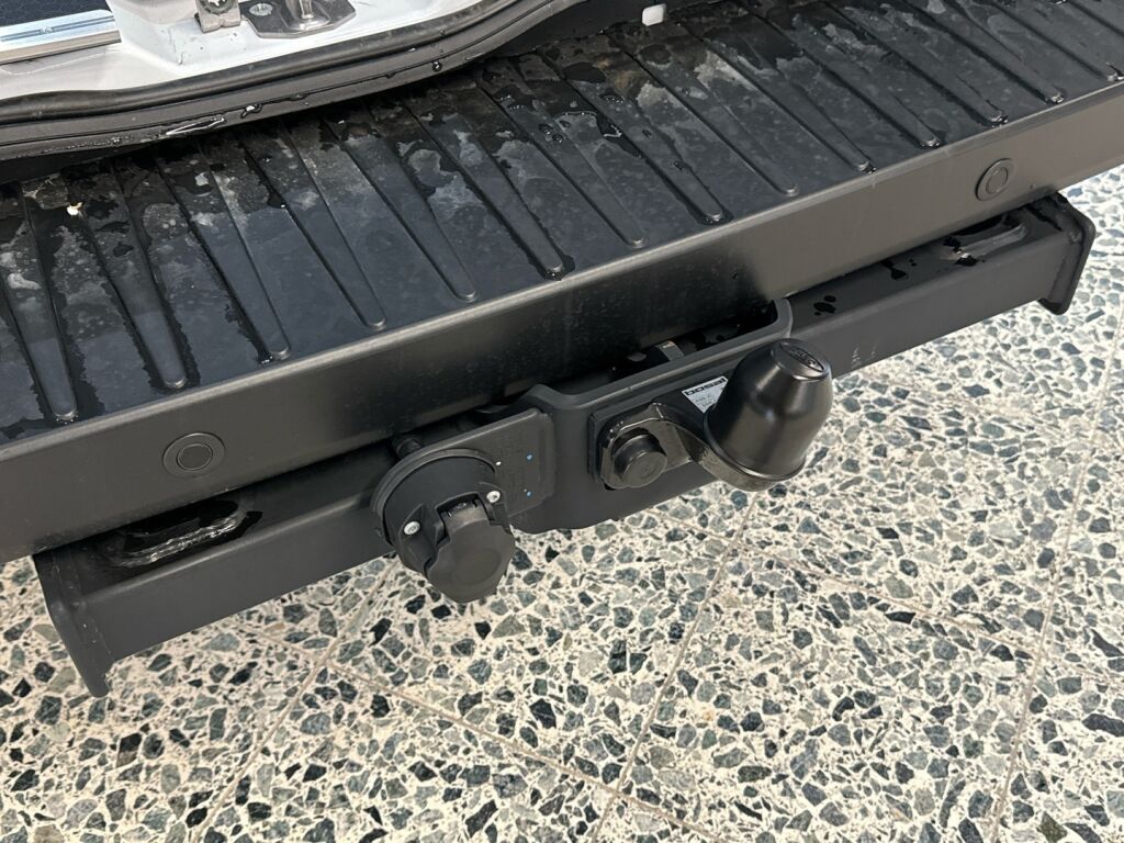 Ford Transit 2025 Frozen White